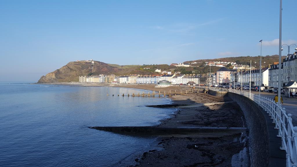 Parc Y Bryn Luxury Penthouse Apartment Aberystwyth Buitenkant foto
